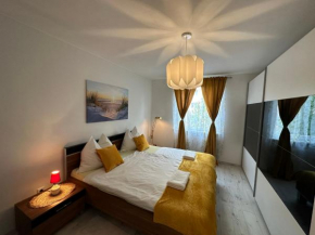 Stylish Home near train-station Parking Extra